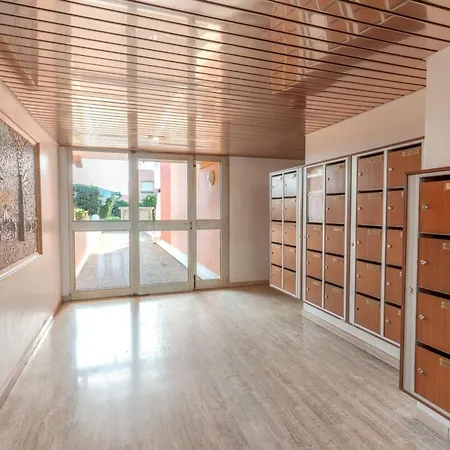 Exceptional Sea View In Lavandou アパート