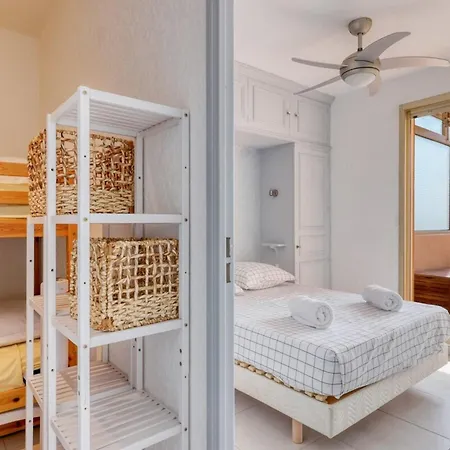 Exceptional Sea View In Lavandou アパート